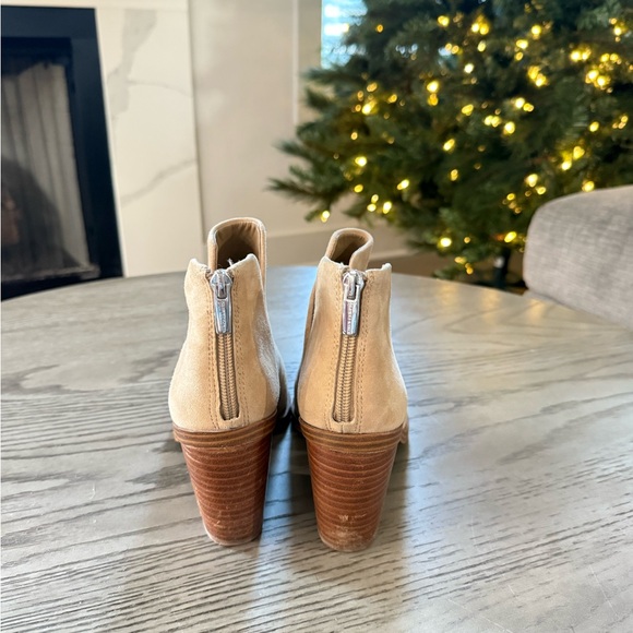 Vince Camuto Gigietta size 8 for true to size - Picture 6 of 7